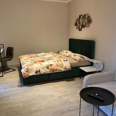 Garden Apartment Karolina Острава Экстерьер фото