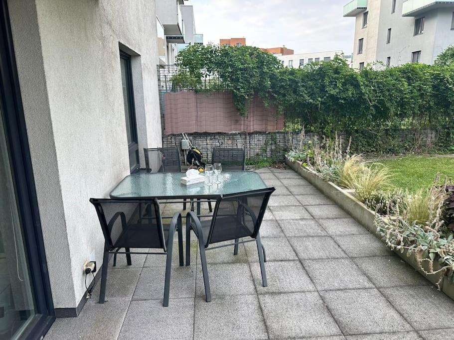 Garden Apartment Karolina Острава Экстерьер фото